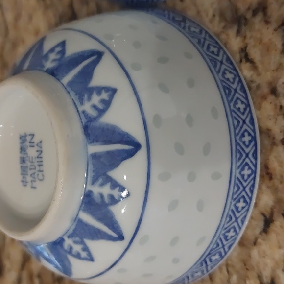 Vintage Chinese soup 2 bowlsacross 4 1/2 incheshight 2 1/4 inches - Picture 7 of 9